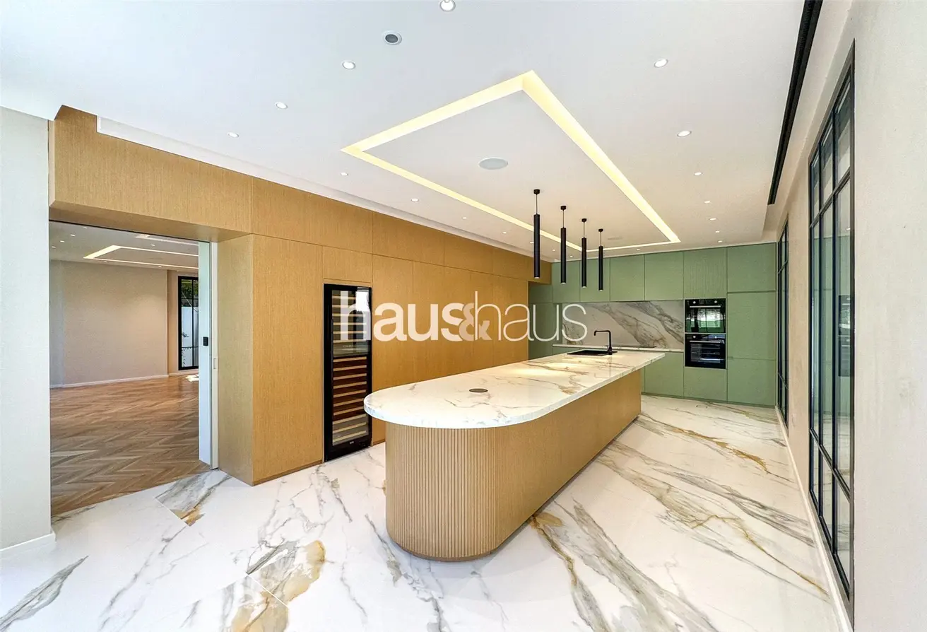 VILLA FOR SALE IN FLAME TREE RIDGE, FIRE
