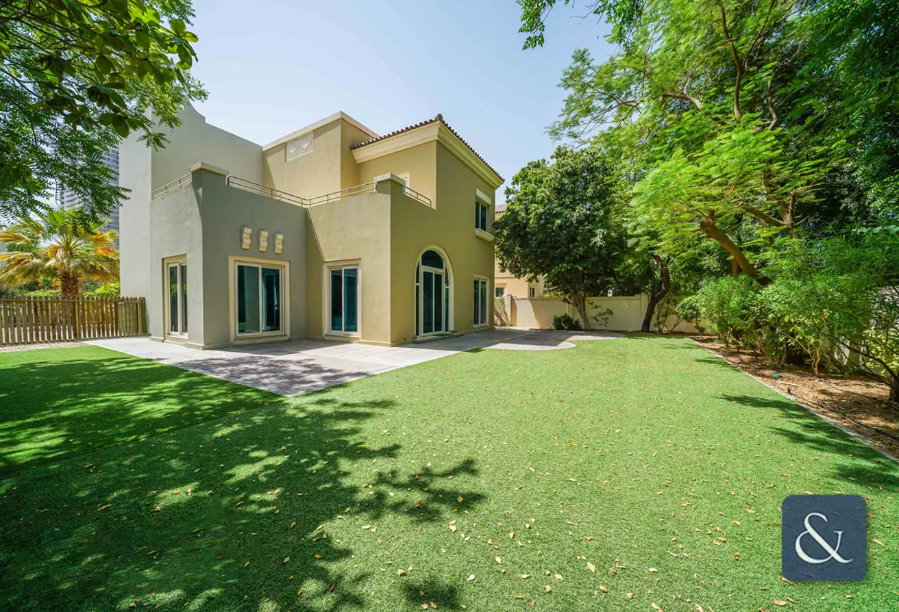 VILLA FOR SALE IN ESTELLA, VICTORY HEIGHTS